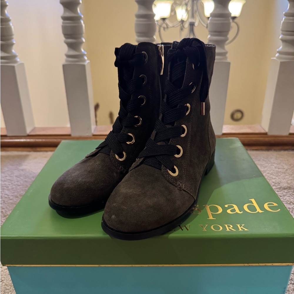 Kate Spade “Raquel” booties in olive green suede, size 6, worn once - Picture 6 of 8